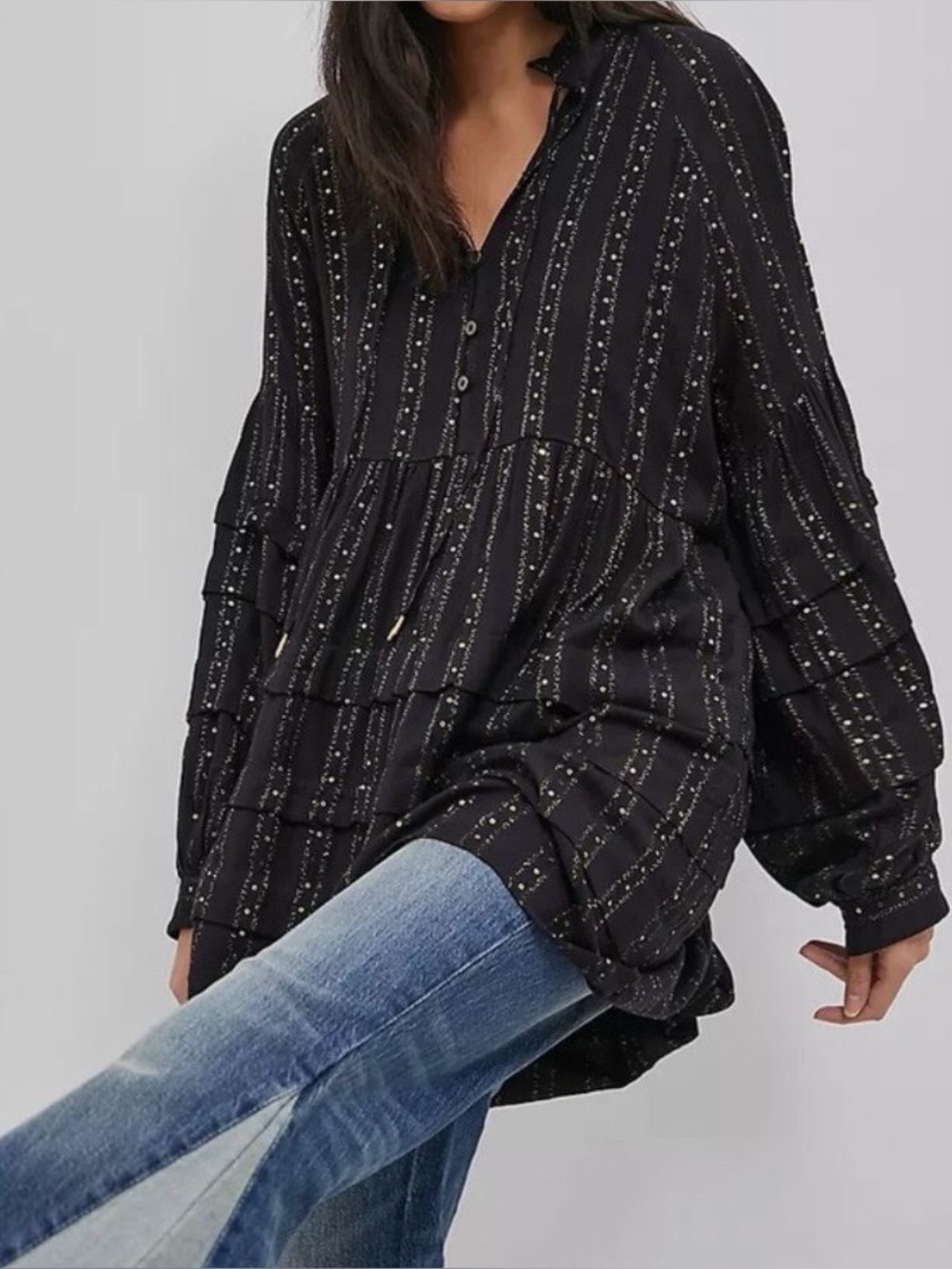 NWOT Anthropologie Quinn Black Long-Sleeve Tiered Tunic With Tiny Gold Sequins